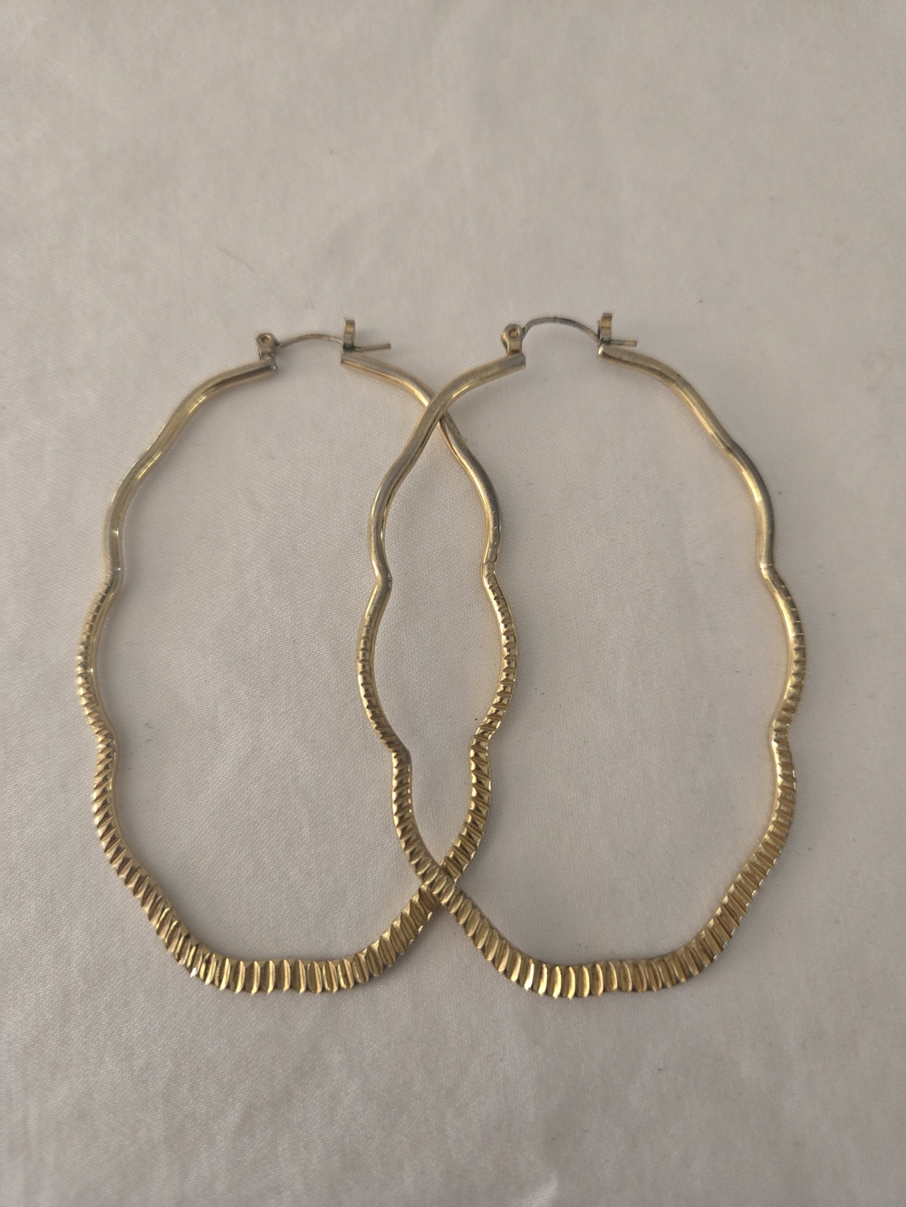 American Eagle Outfitters Gold-tone Scalloped Hoop Earrings